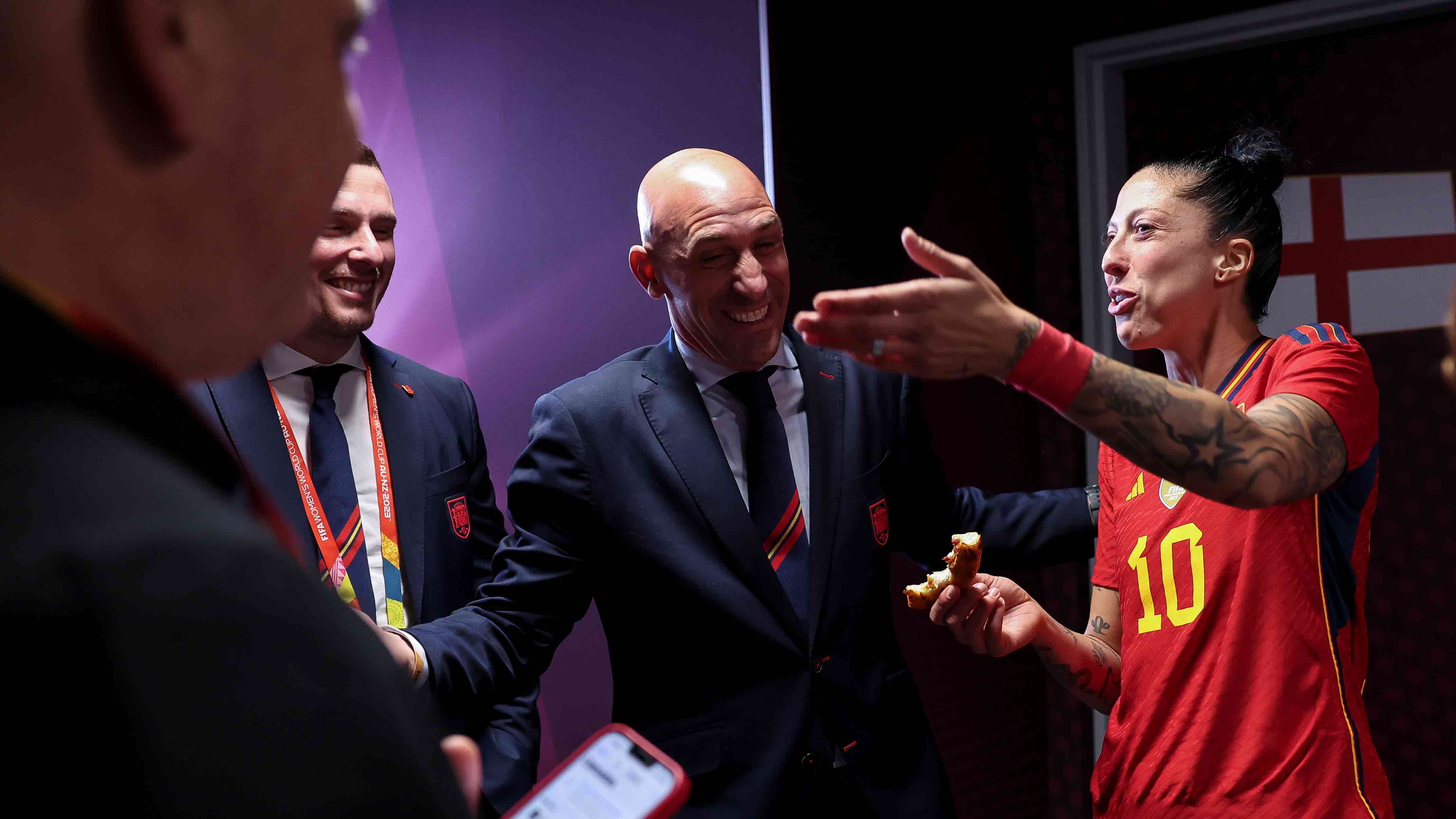 Spain's acting prime minister criticizes federation head for kissing player  from World Cup champs