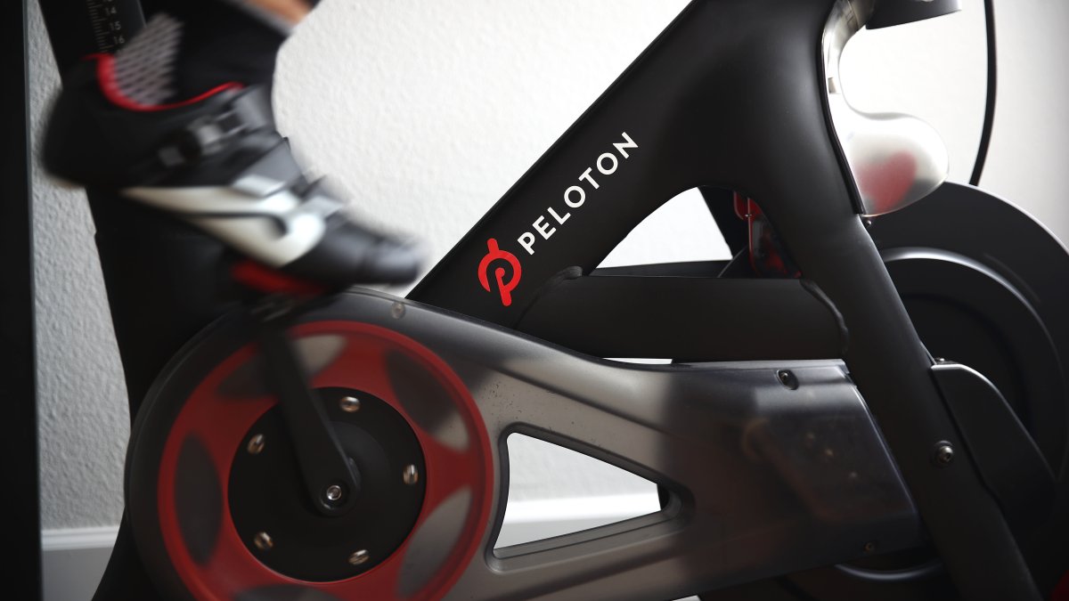 Peloton bike death: NY man Ryan Furtado killed instantly – NBC 5 Dallas-Fort Worth - Vimarsana News