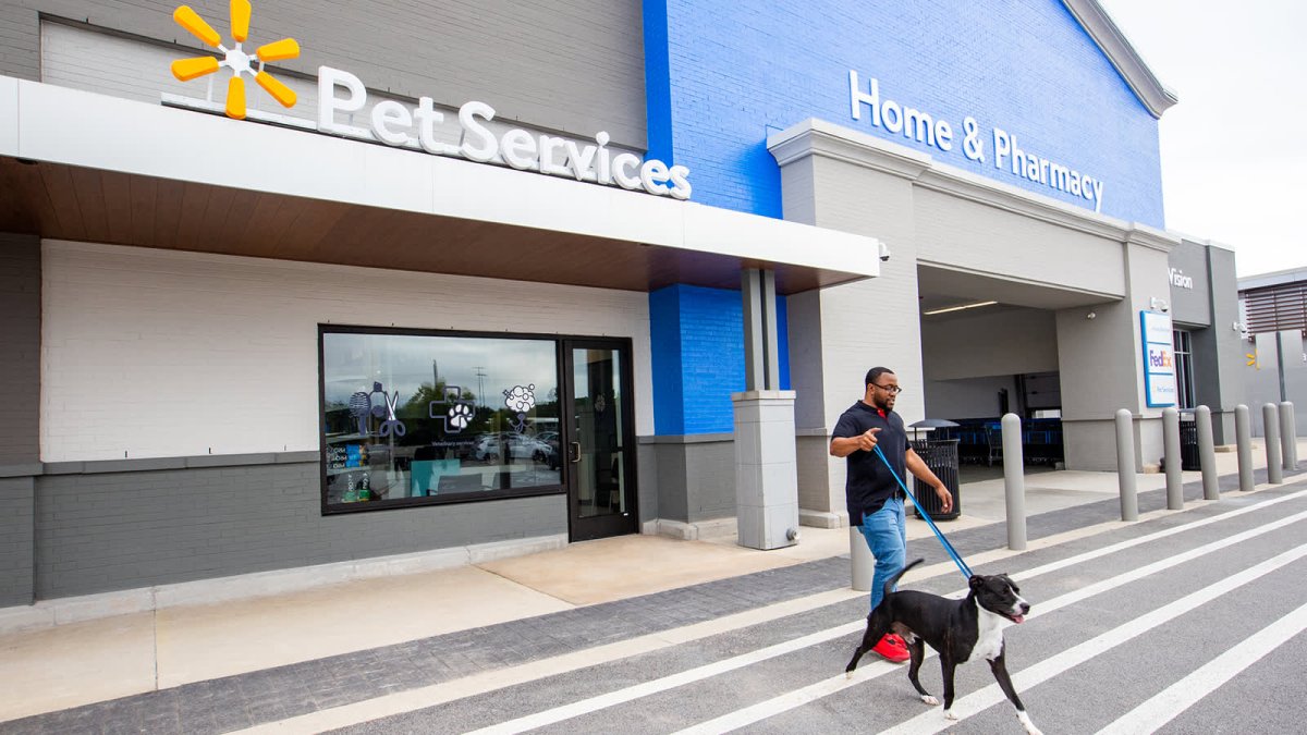Walmart opens a pet center with veterinary care and grooming as it signals bigger ambitions - Vimarsana News