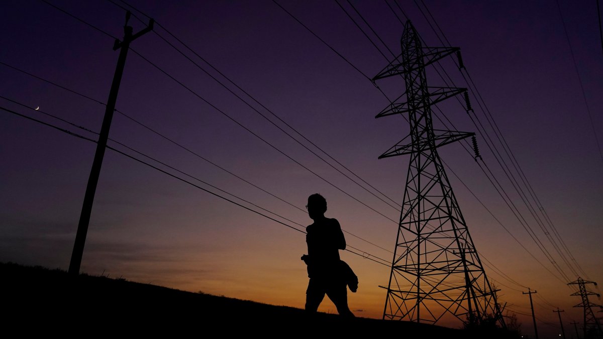 Texas heat brings state's power grid closest it has been to outages since 2021 winter storm - Vimarsana News
