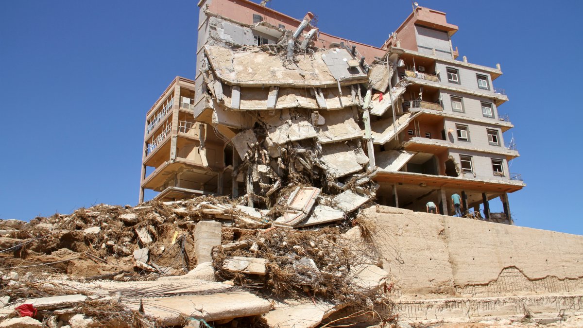 Death toll hits 11,300 in Libyan city destroyed by floods