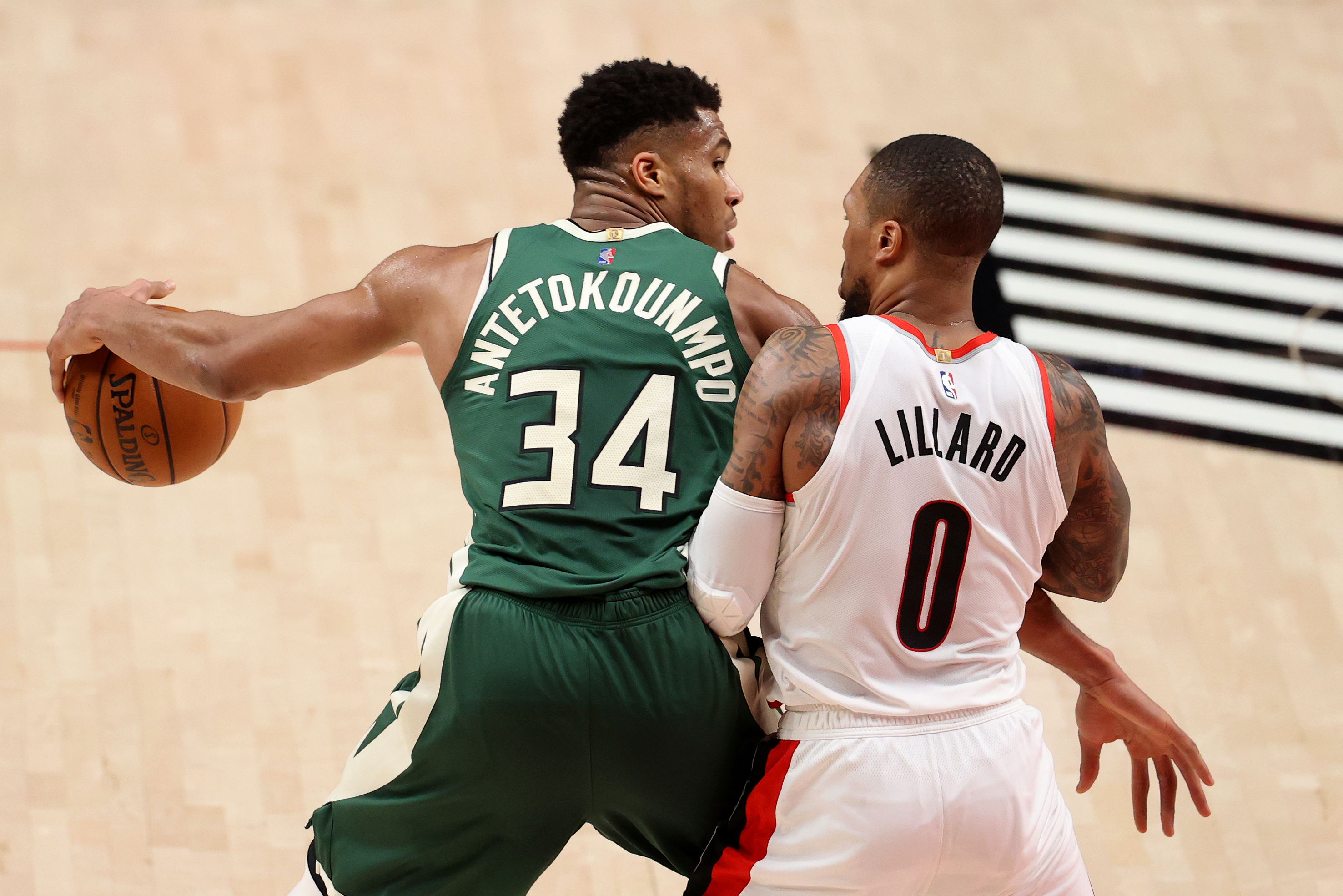 New Milwaukee Bucks star Damian Lillard sends Giannis Antetokounmpo-sized  warning to NBA