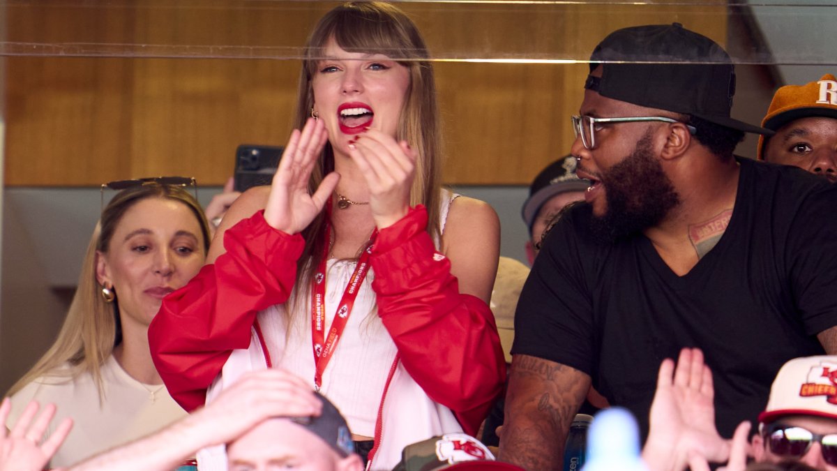 Will Taylor Swift attend the Chiefs vs Jets game today? Here's