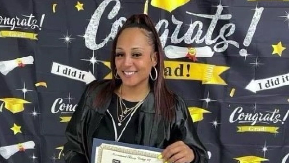 Mother pleads for answers in drive-by shooting in Dallas that critically injured her daughter, killed 2-year-old girl - Vimarsana News