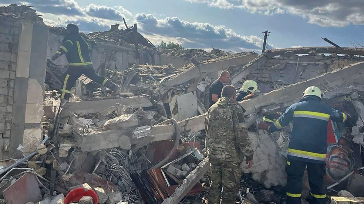Ukraine war live updates: U.S. condemns 'horrifying' attack that killed 52 in Ukraine village; Russia lifts ban on diesel exports – NBC 5 Dallas-Fort Worth - Vimarsana News