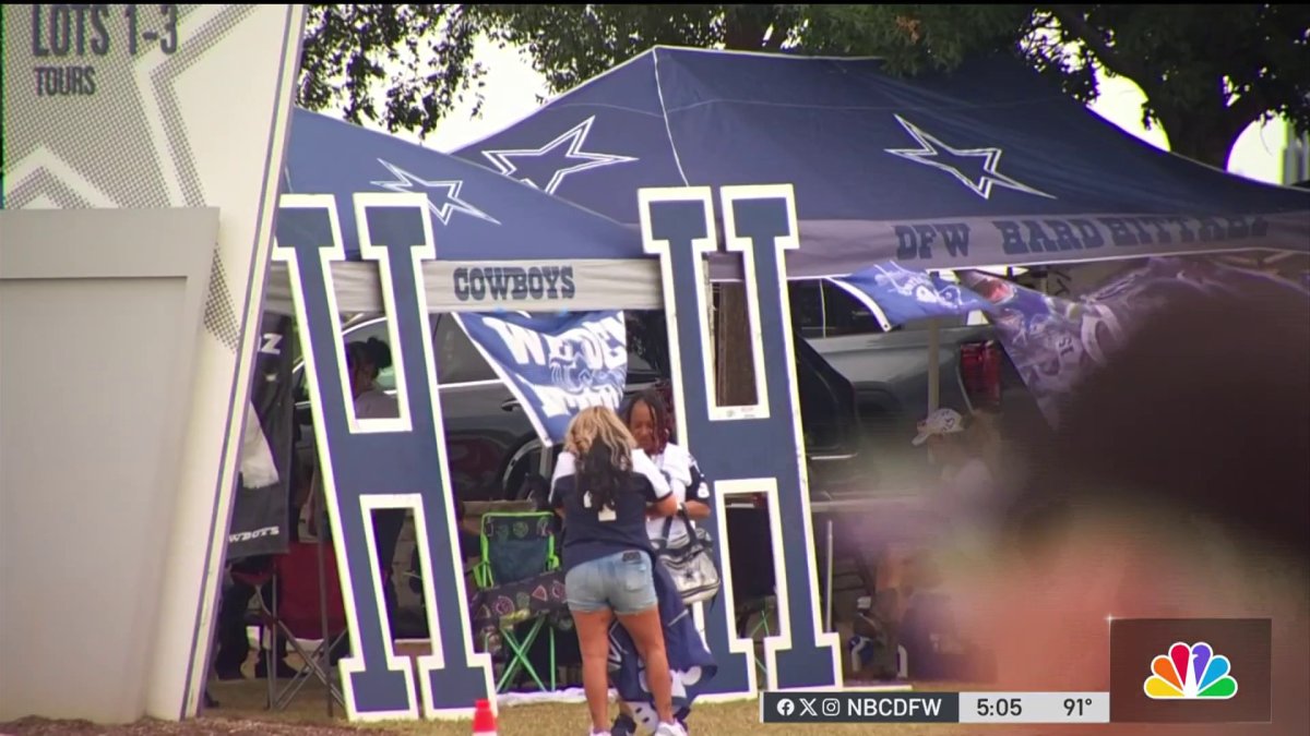 Fans enjoy festivities on 1st day of NFL Draft