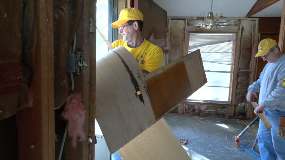 'This was the worst one': Kaufman residents receive helping hand in flood recovery – NBC 5 Dallas-Fort Worth - Vimarsana News