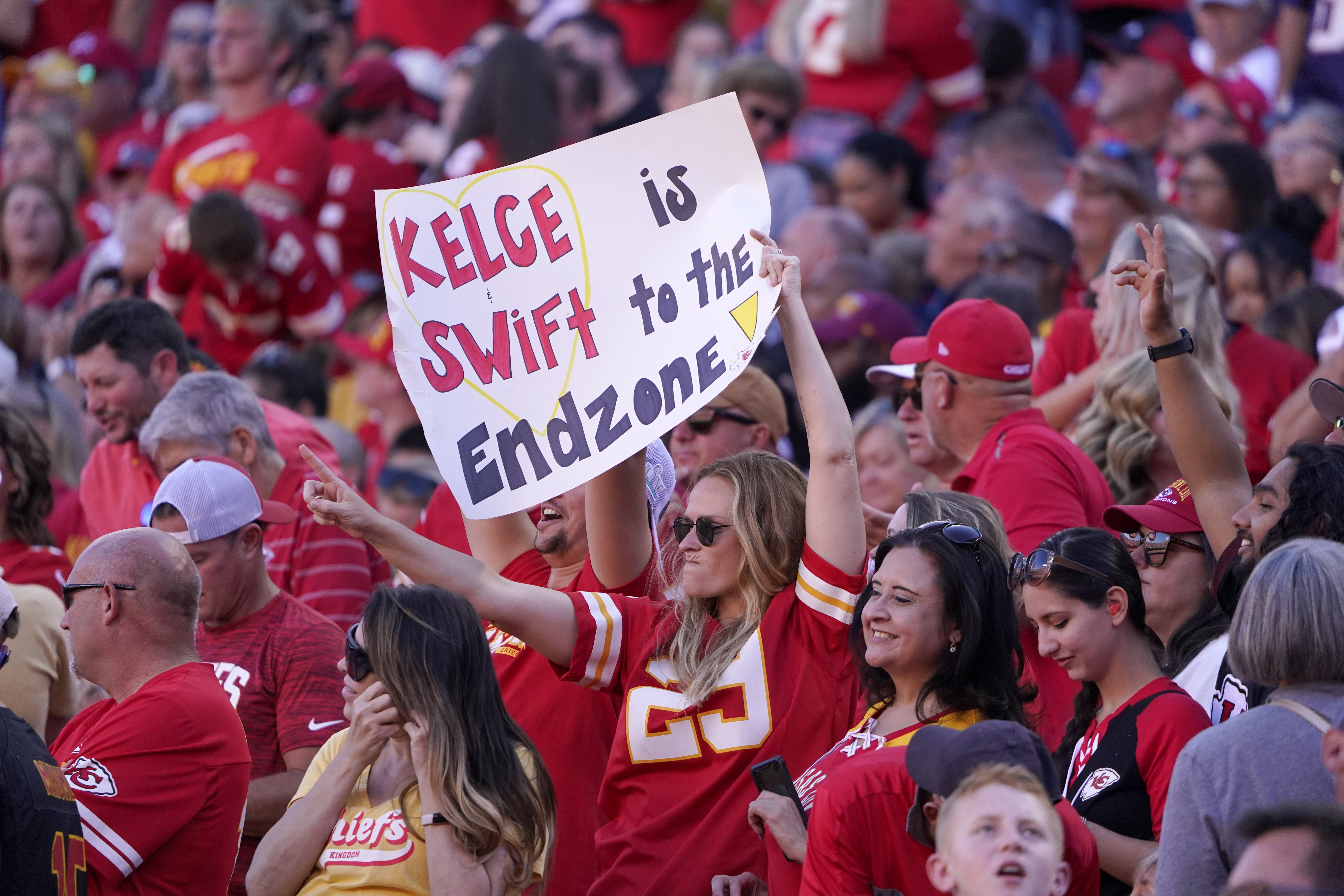 Taylor Swift fans getting into Chiefs NFL football, Travis Kelce