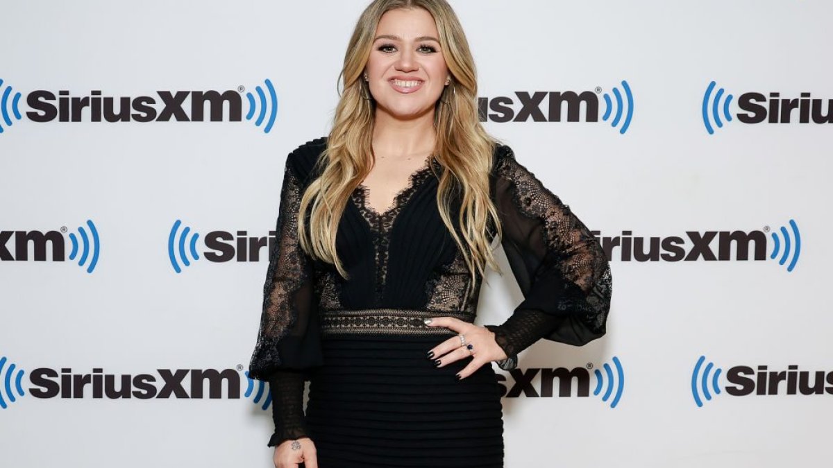 Kelly Clarkson Explains Why She's Moving Her Family from LA to NYC