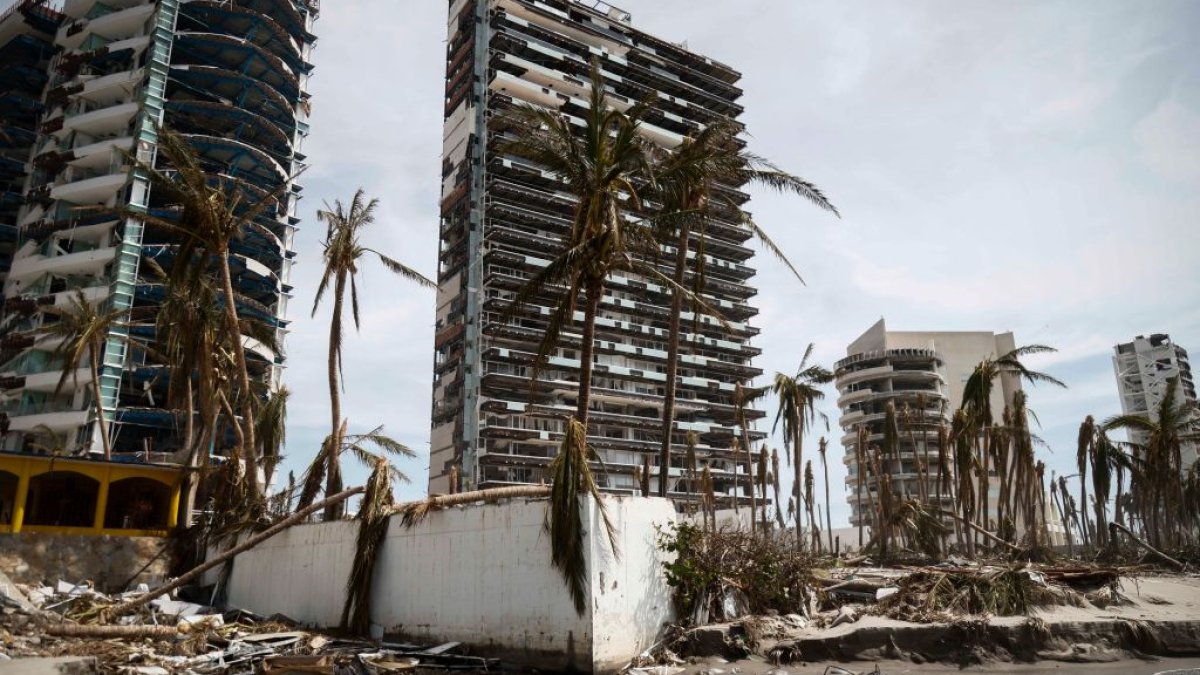 Hurricane Otis death toll rises to 48 and 36 missing – NBC 5 Dallas-Fort Worth - Vimarsana News
