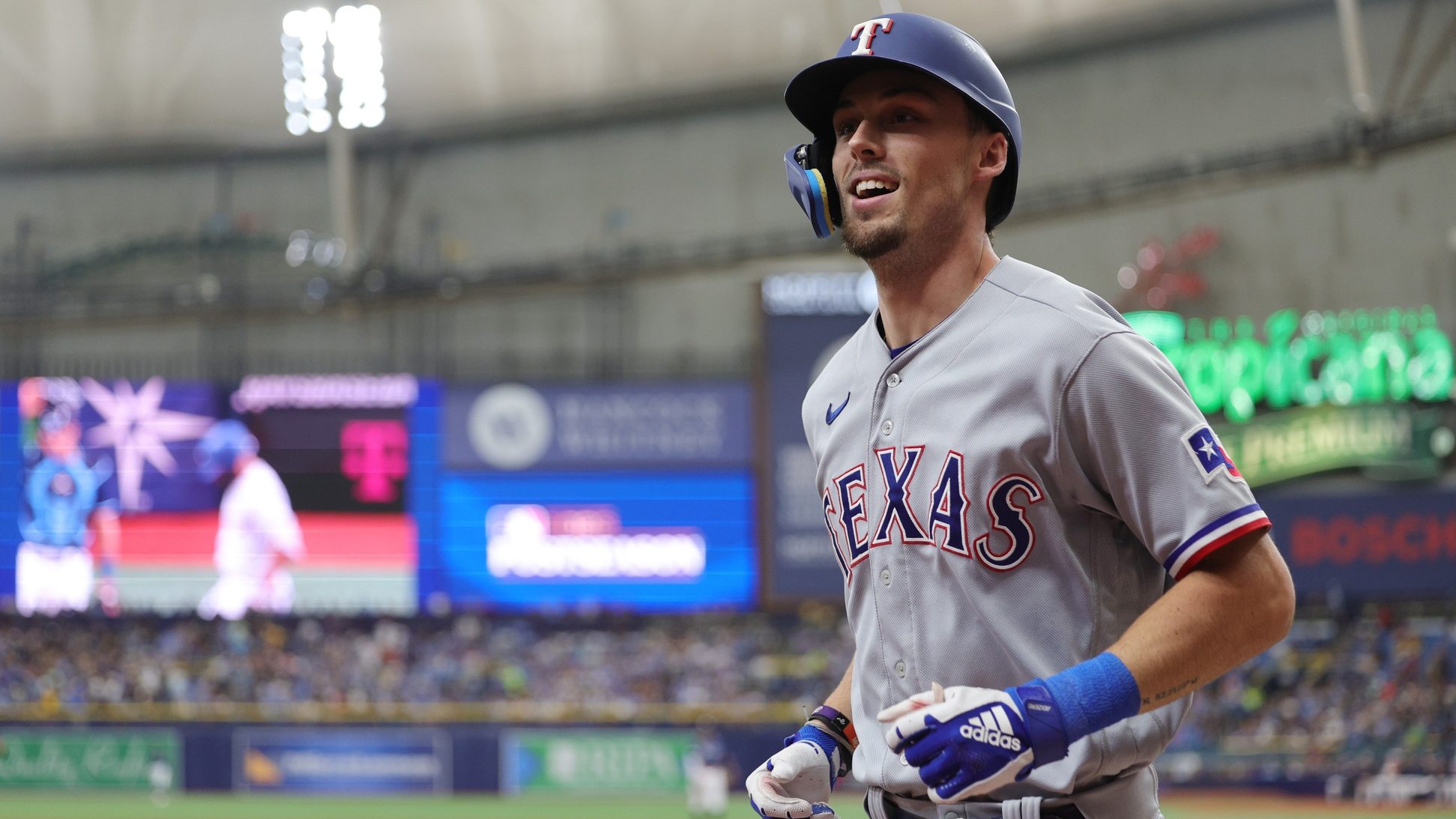 This is why the Rangers are not huge fans of the single-color MLB