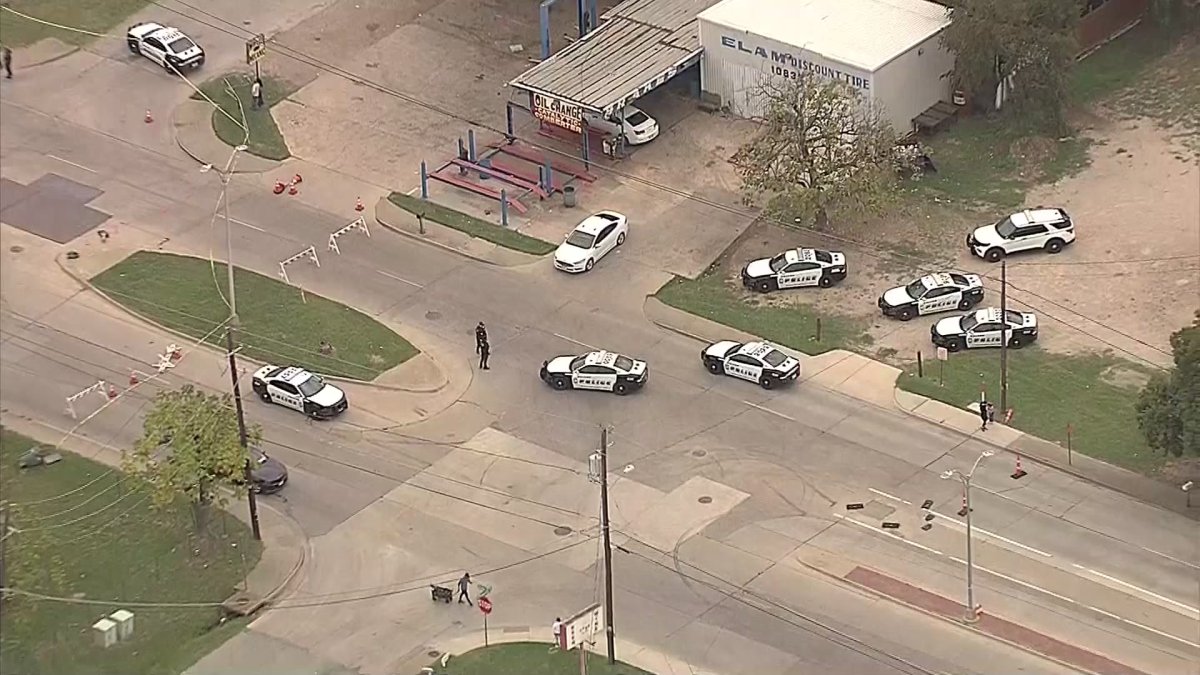 Dallas, Texas crash: Girl hit and killed by car, police say