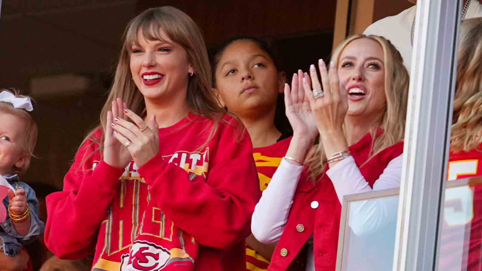 Watch as Travis Kelce Shares SWEET Message for Taylor Swift upcoming concerts ‘Your heart is so full of love, and I’m lucky enough to find a place there. Love you, Sweetie…’ VIRAL!!! - Football Blog