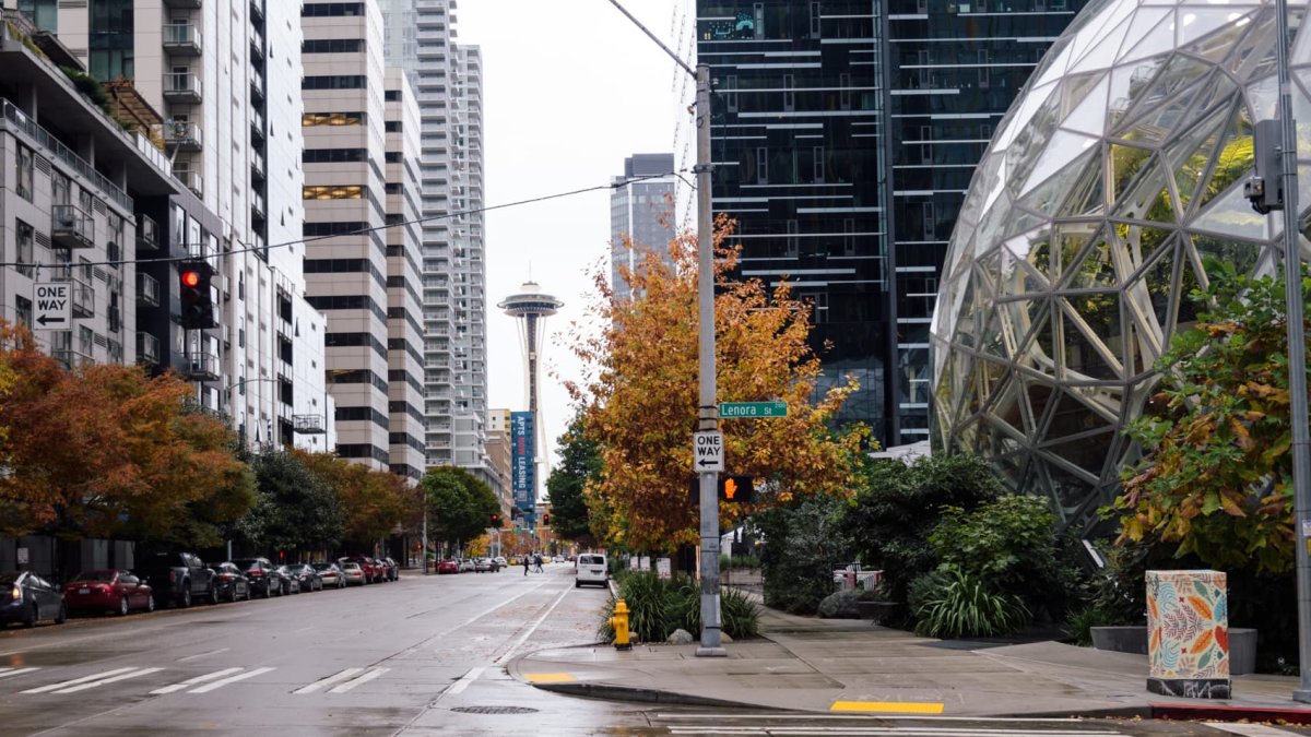 Amazon sued by three employees who allege gender discrimination and 'chronic' pay inequity – NBC 5 Dallas-Fort Worth - Vimarsana News