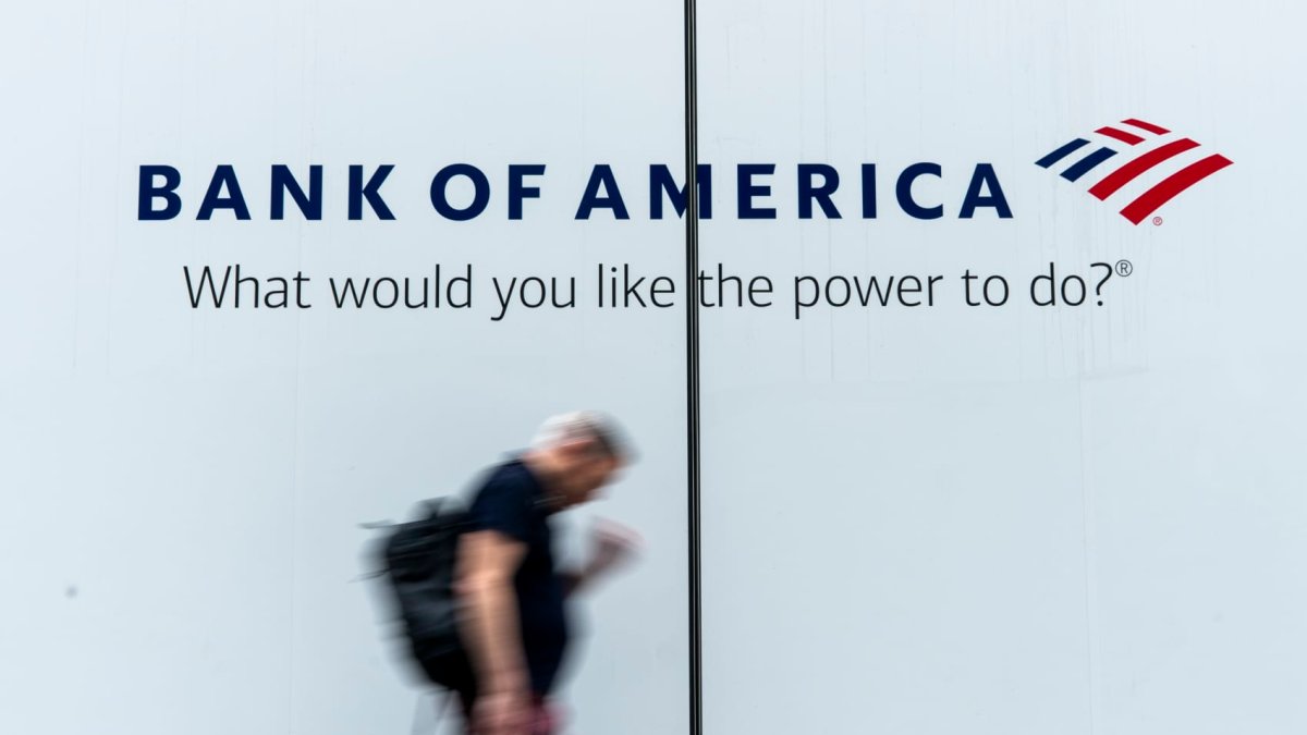 Customers grapple with deposit delays at big banks. What it means for you