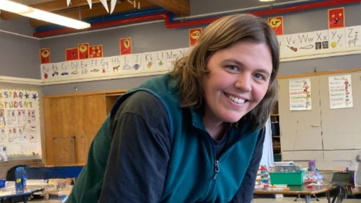 41-year-old teacher's 'kitchen table' side hustle brings in $10,400 a month: When I don't work, 'the sales still come in' – NBC 5 Dallas-Fort Worth - Vimarsana News