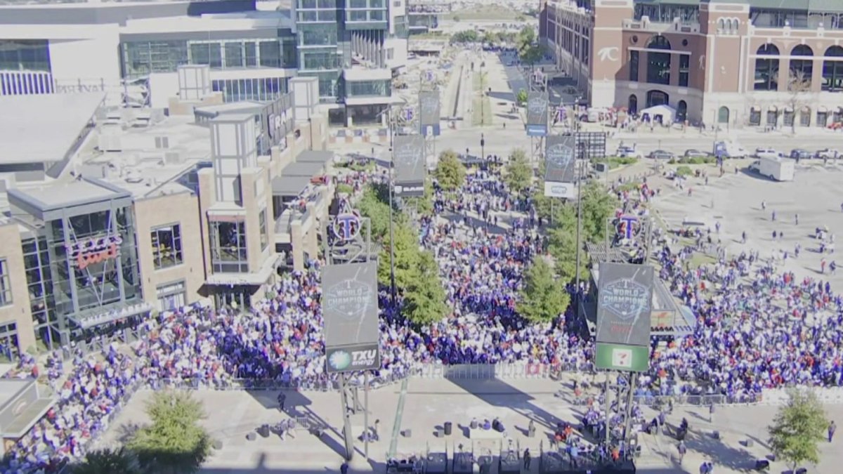Rangers fans line up, ready for the victory parade NBC 5 DallasFort Worth