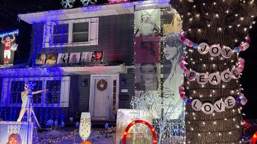 ‘merry swiftmas': illinois home decked out in taylor swift-themed holiday display