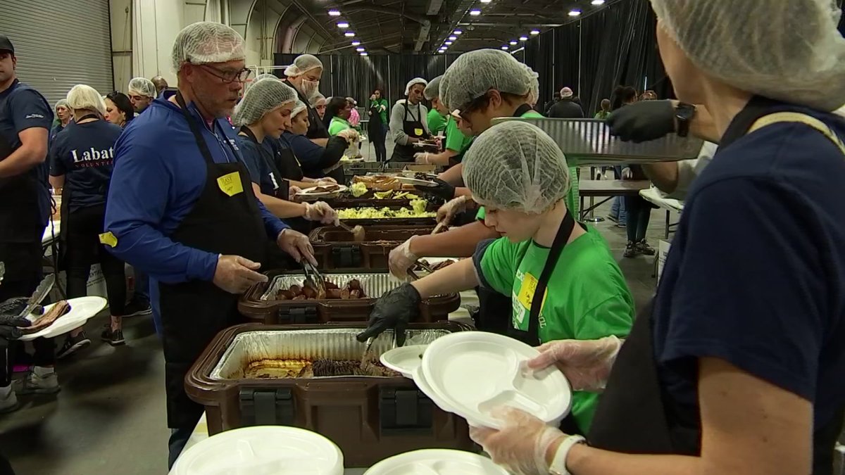 Feast of Sharing feeds 10,000 during time of need NBC 5 DallasFort Worth