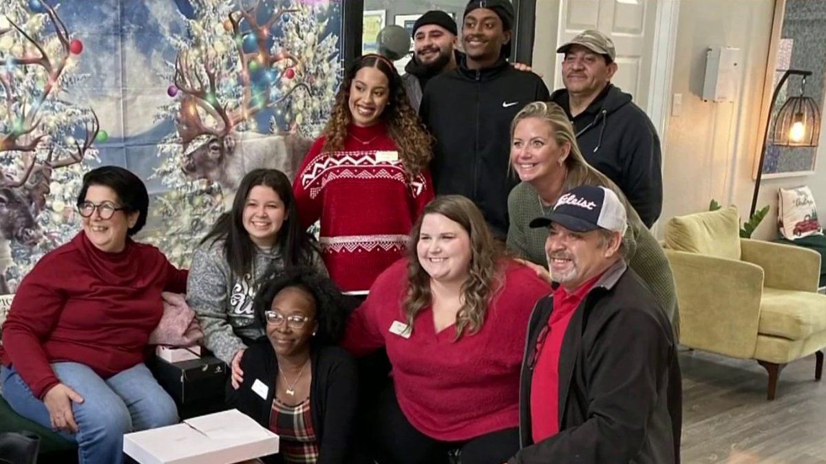 Dallas family gifted free rent for December – NBC 5 Dallas-Fort Worth - Vimarsana News