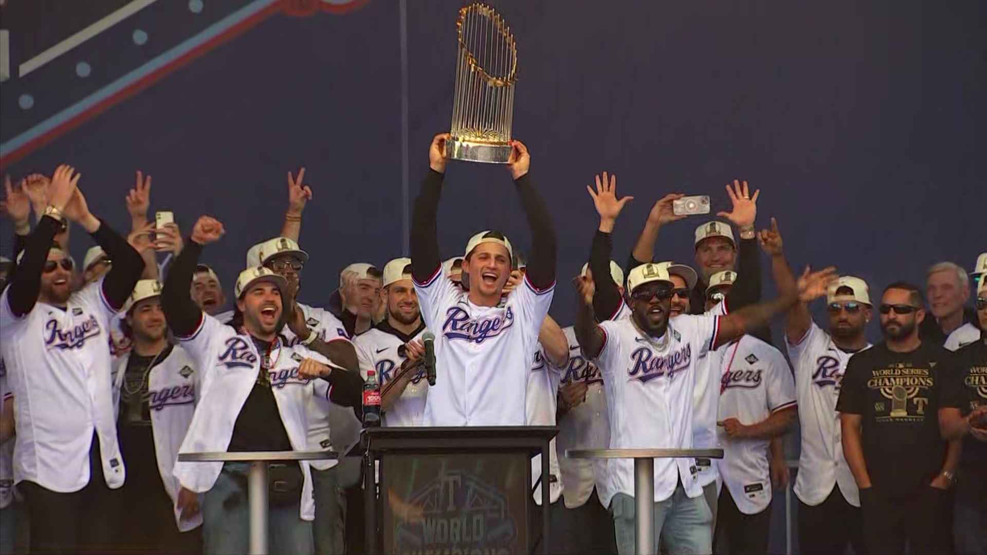 George W. Bush bounces ceremonial first pitch at Game 1 of  Rangers-Diamondbacks World Series