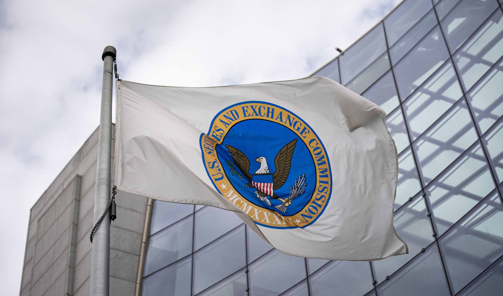 Countries around the world are passing crypto laws — but the U.S. is the top cop out there - Vimarsana News