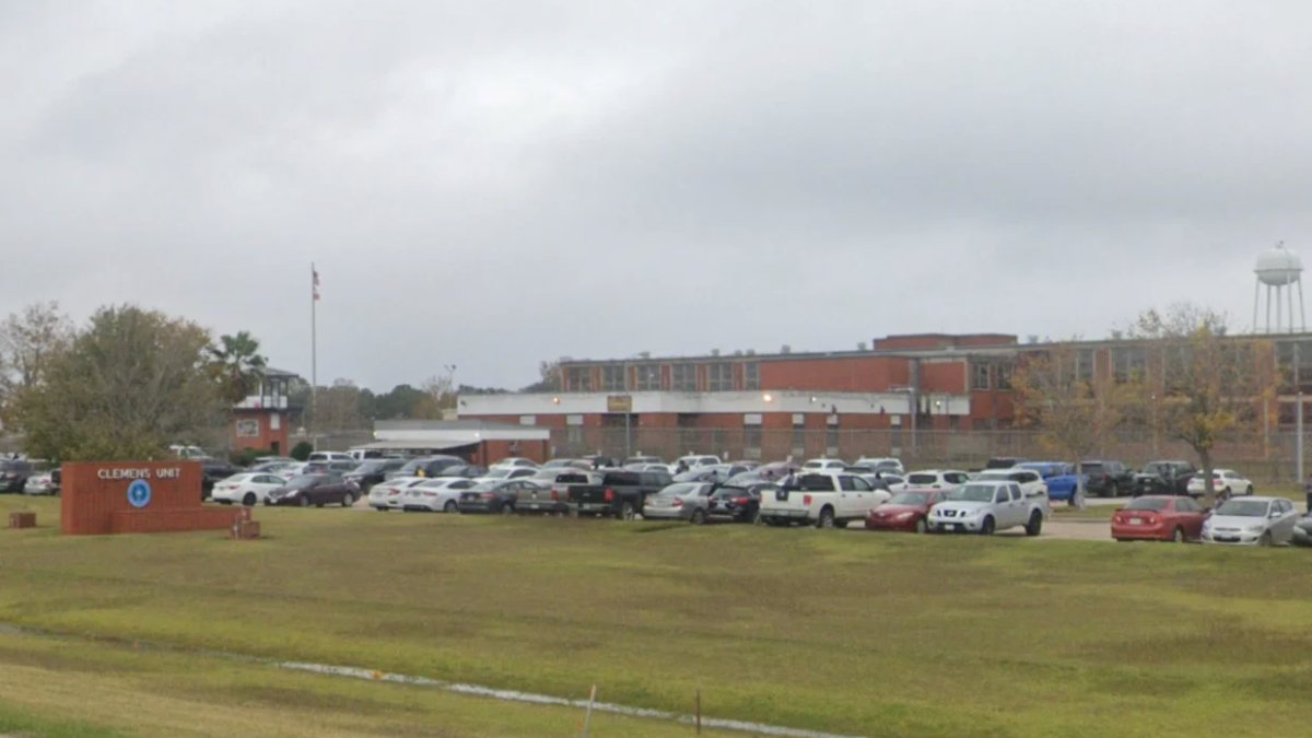 Man serving life sentence for child sexual abuse escapes Texas prison