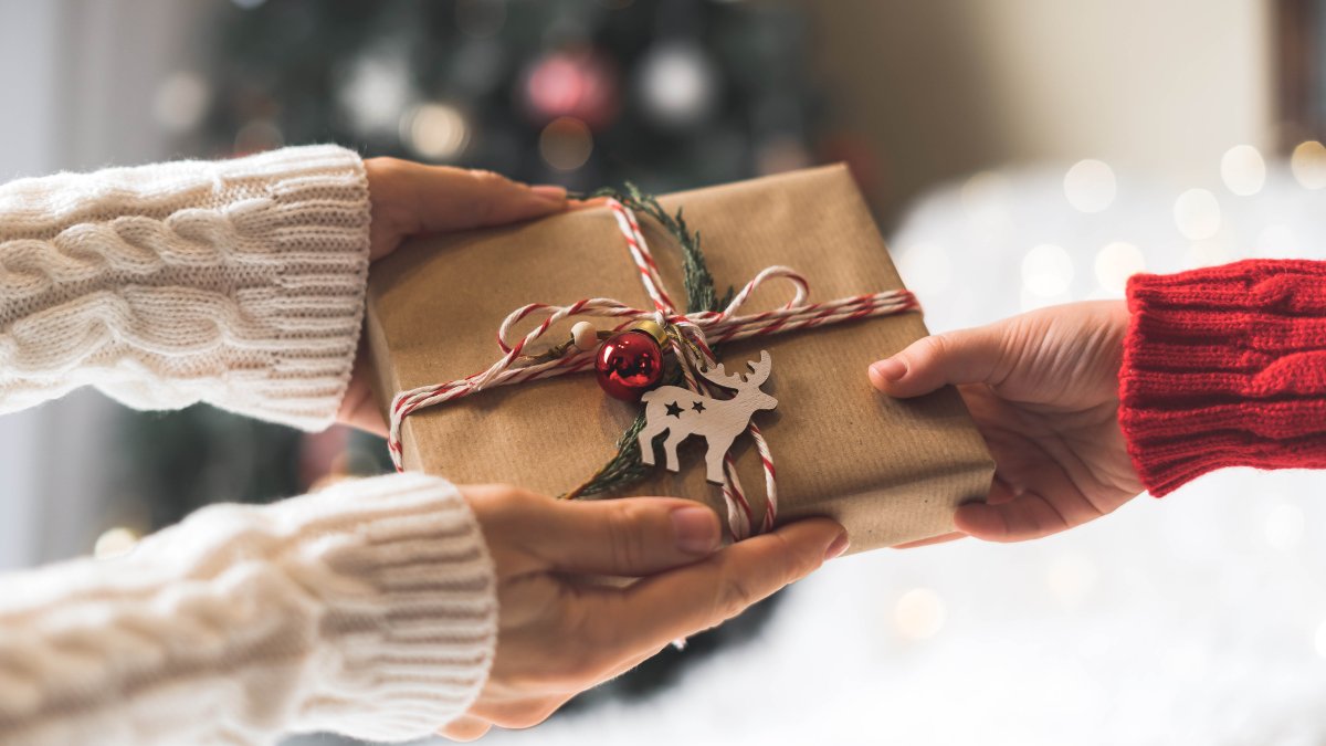 Here's how you can give back to service providers during the holiday season
