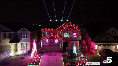 Texas family's Christmas light show mistaken for aliens