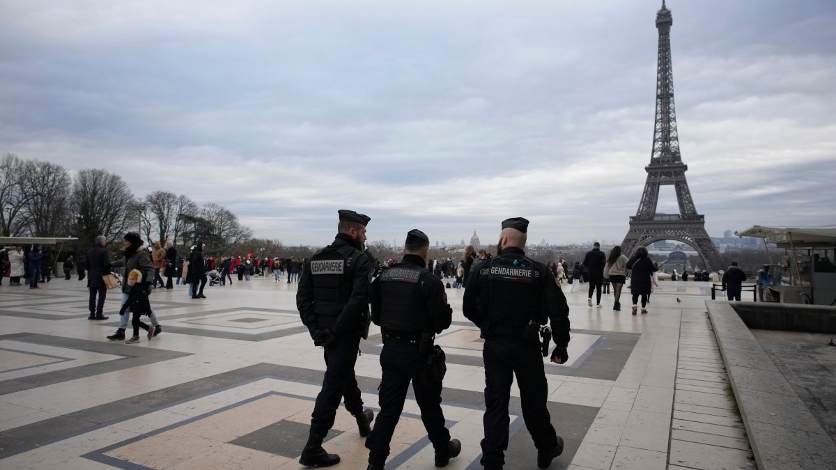 Fatal stabbing of a tourist puts focus on the Paris Olympics – NBC 5 Dallas-Fort Worth - Vimarsana News