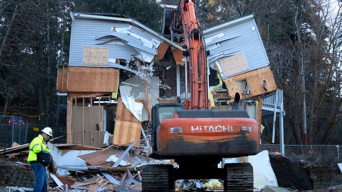 University of Idaho murders: House where 4 students were killed demolished – NBC 5 Dallas-Fort Worth - Vimarsana News