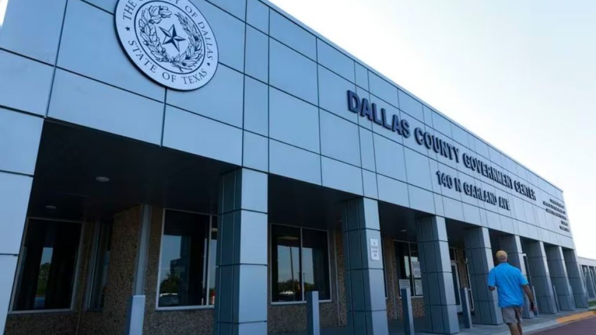 Dallas County court clerk indicted for allegedly faking notice to evict