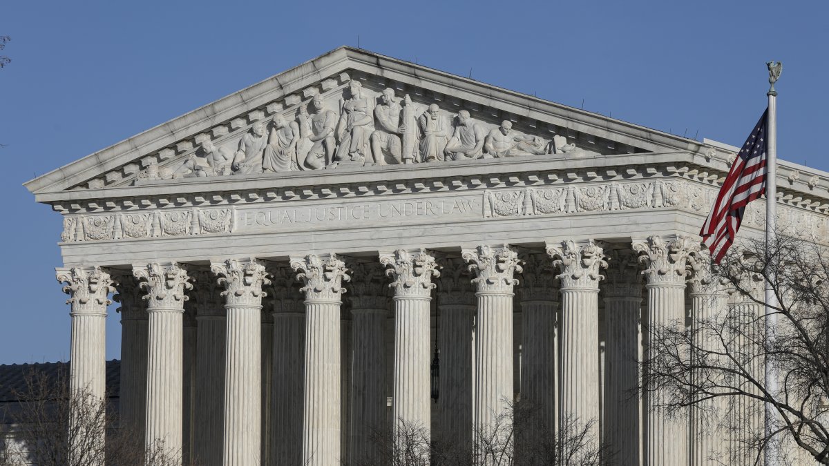 Supreme Court hears Trump's appeal of Colorado ballot – NBC 5 Dallas-Fort Worth - Vimarsana News