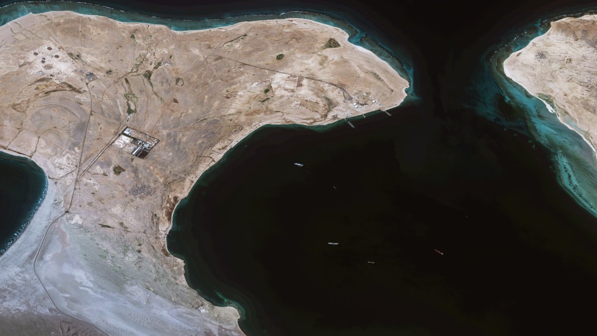 Ships face Houthi-claimed attack in Red Sea – NBC 5 Dallas-Fort Worth - Vimarsana News