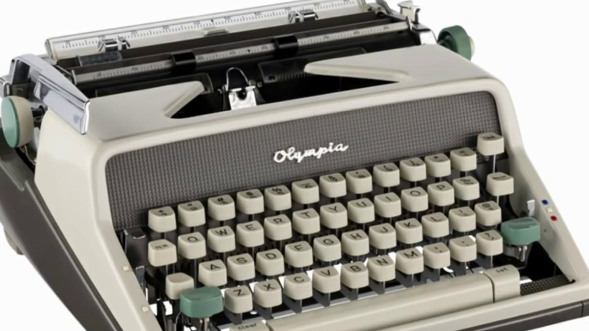 LA man to auction off unique collection of over 30 typewriters – NBC 5 Dallas-Fort Worth - Vimarsana News