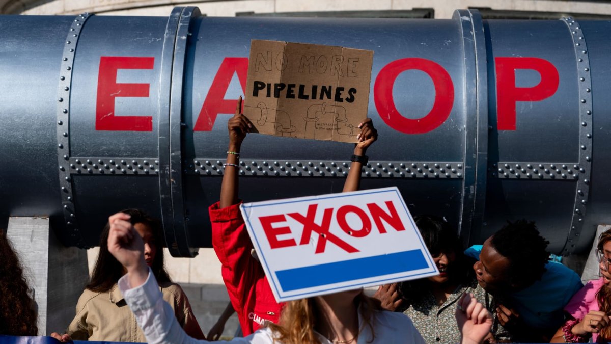 U.S. oil giant Exxon Mobil sues activist investors to prevent climate proposals - Vimarsana News