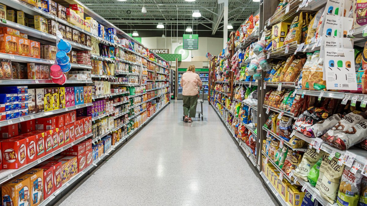 Mom says cashier scolded her for letting kid eat food in supermarket before paying: Who was right?