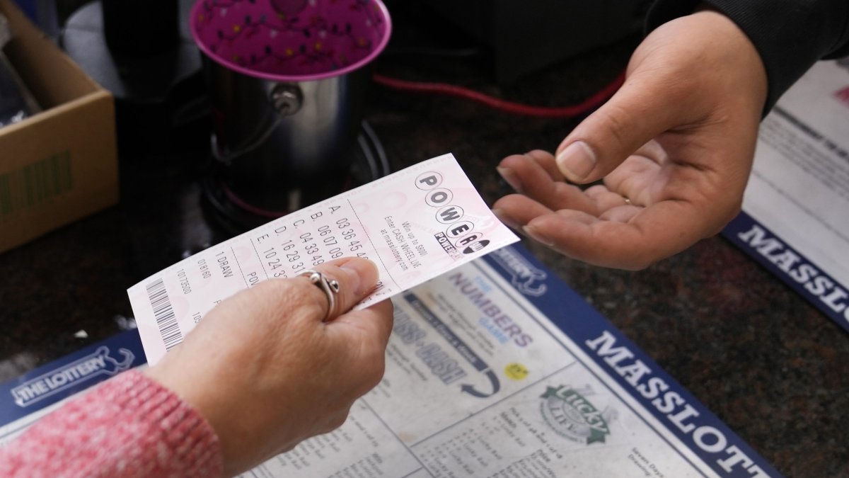 Powerball ticket sold in Michigan wins estimated $842 million jackpot