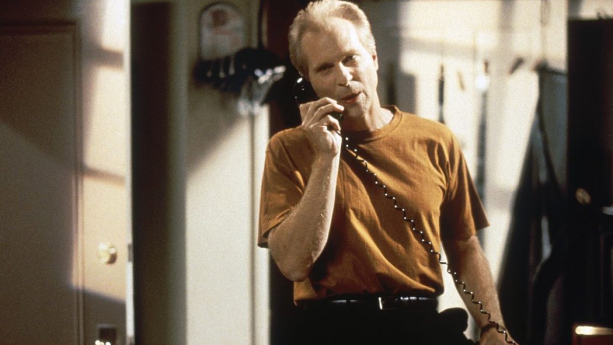 Peter Crombie, actor who played 'Crazy' Joe Davola in 'Seinfeld,' dies at 71 – NBC 5 Dallas-Fort Worth - Vimarsana News