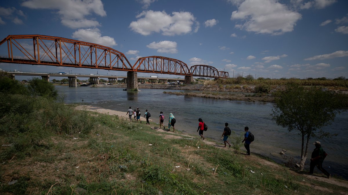 Migrant deaths in Rio Grande intensify tensions between Texas, Biden ...
