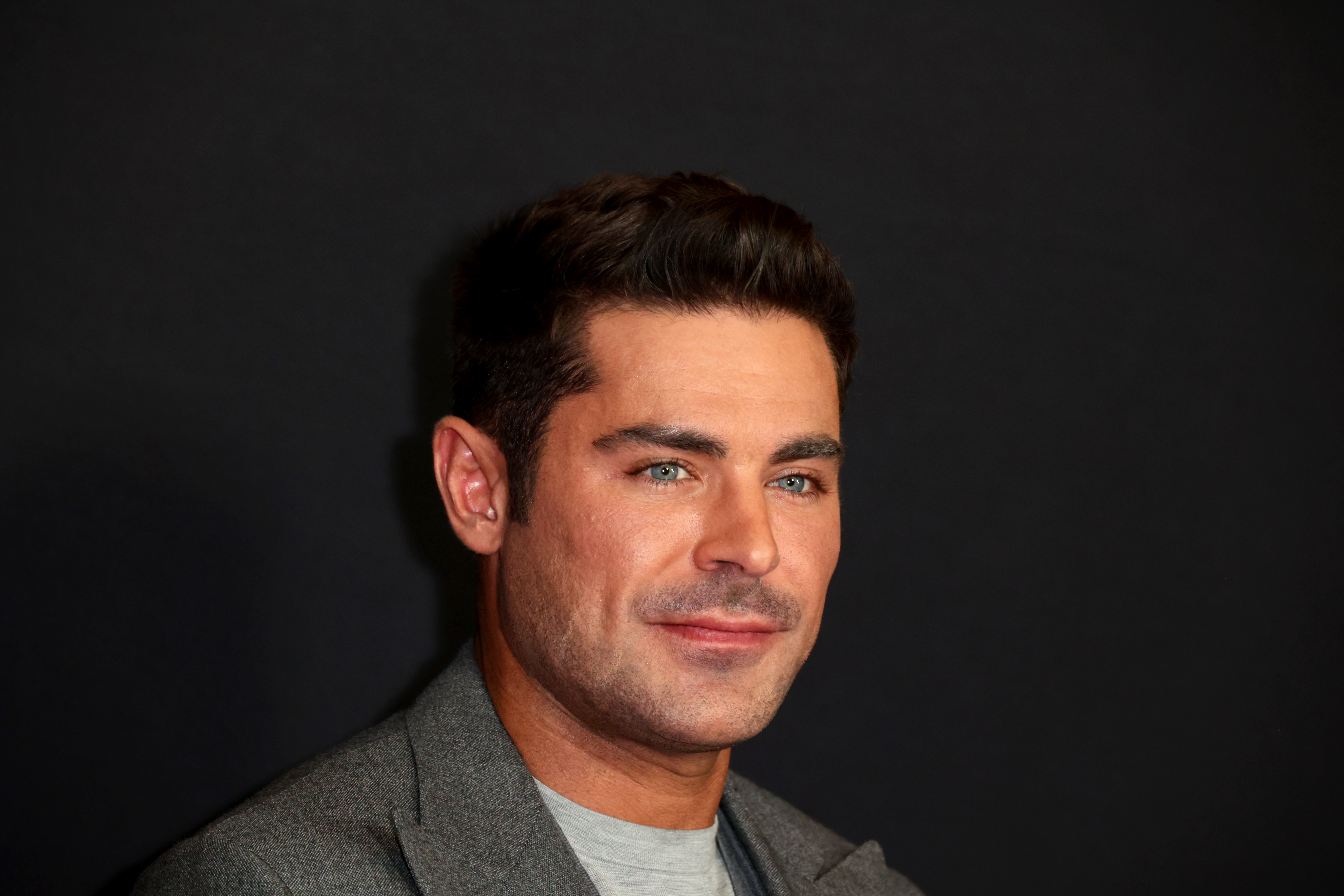 Zac Efron reveals his first kiss – NBC 5 Dallas-Fort Worth - Vimarsana News