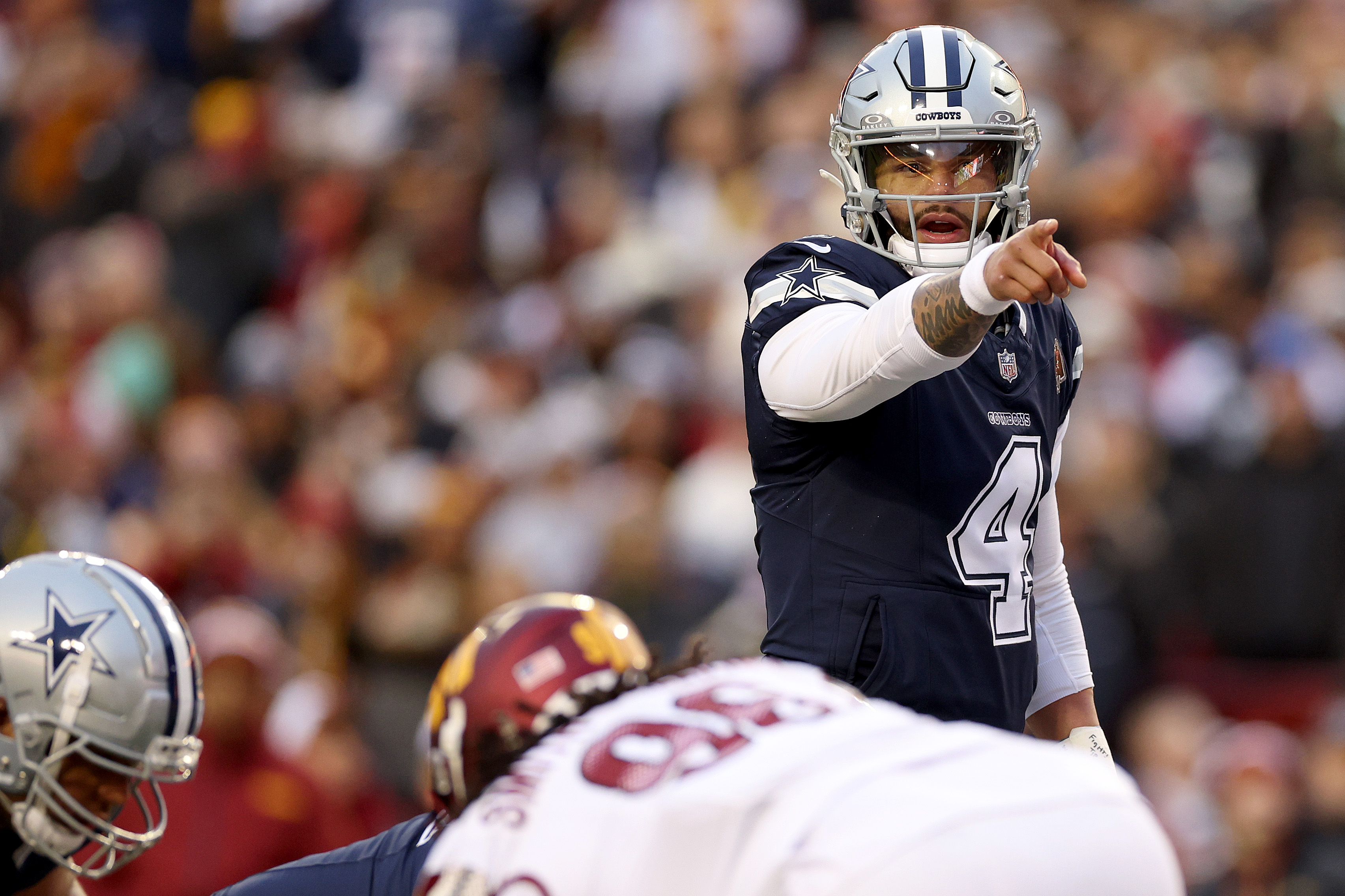 Dak Prescott and the Dallas Cowboys win the NFC East by beating the  Commanders 38-10 – KTSM 9 News