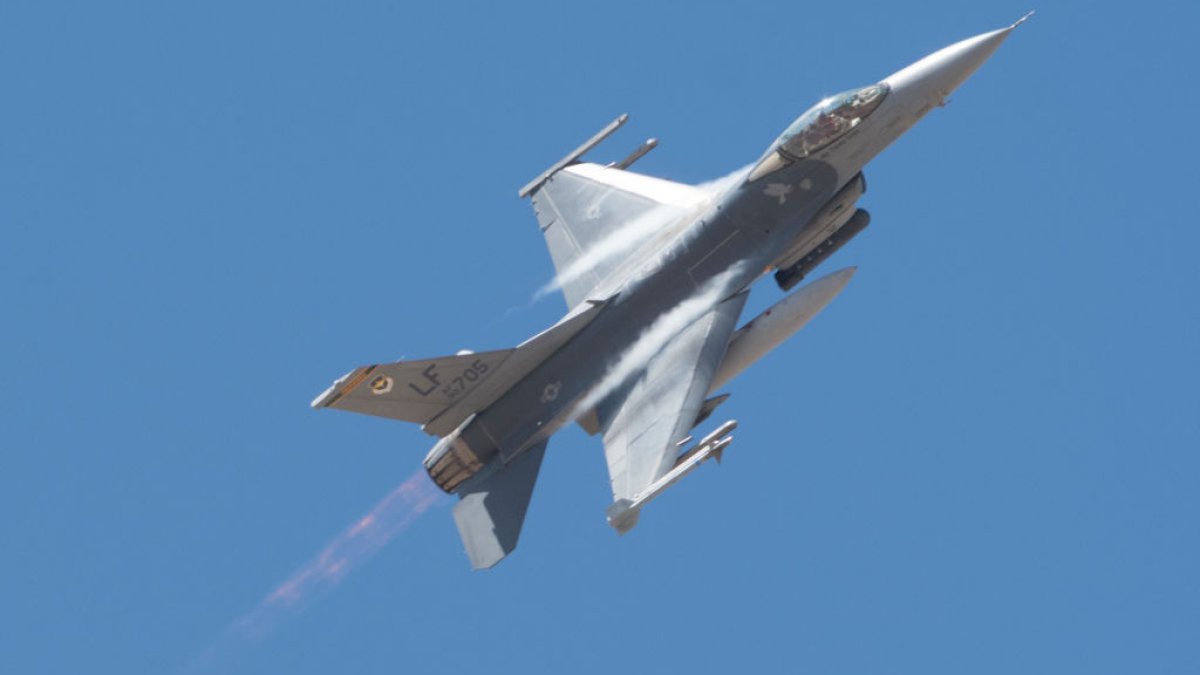 US pilot safely ejects after F-16 fighter jet suffers ‘in-flight emergency’ in South Korea, Air Force says