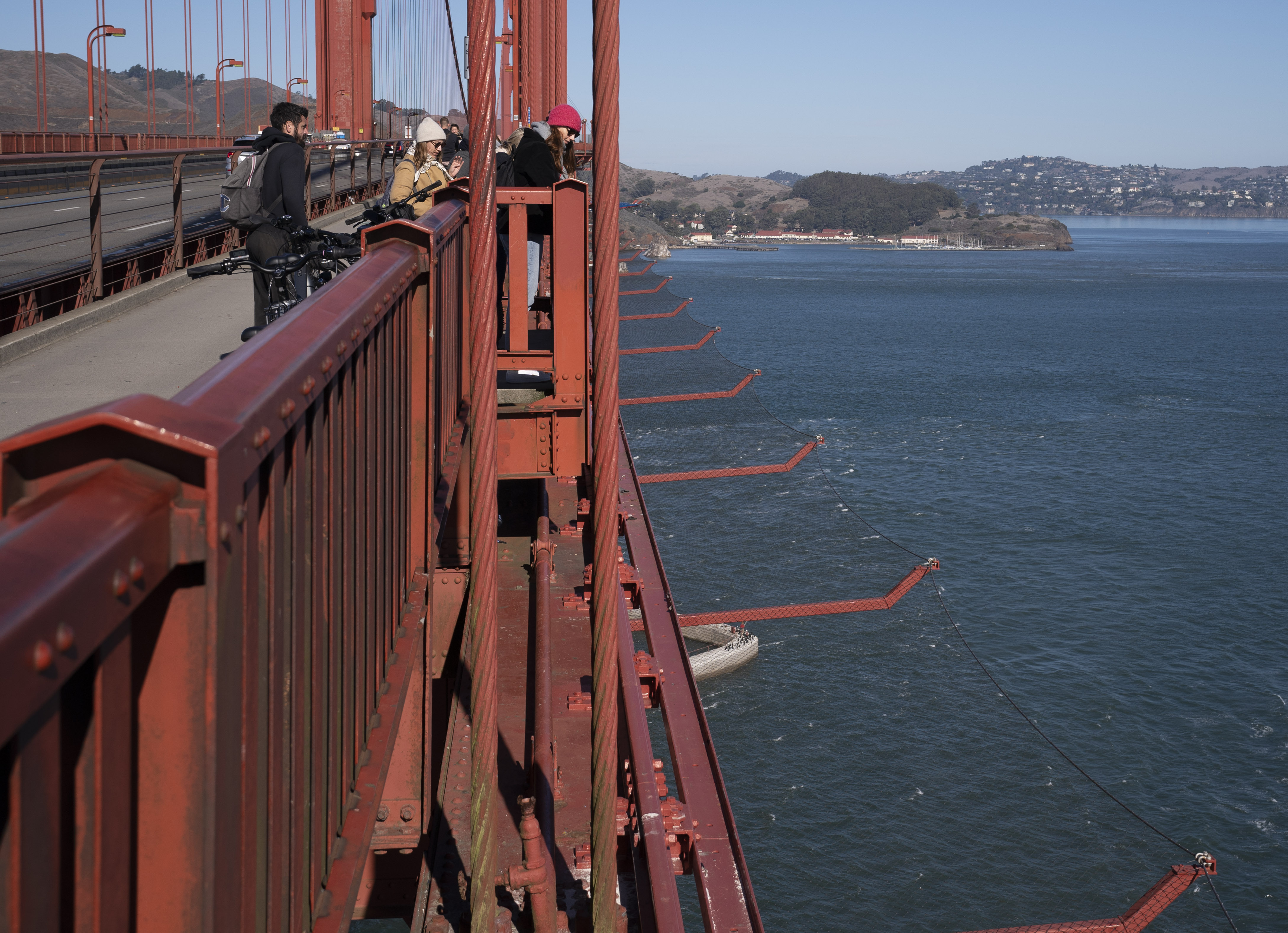 San Francisco installs nets to stop suicides off Golden Gate Bridge