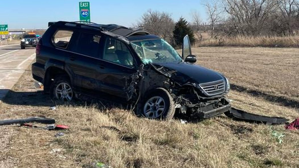 Oklahoma Highway Patrol officer struck by driver - Vimarsana News