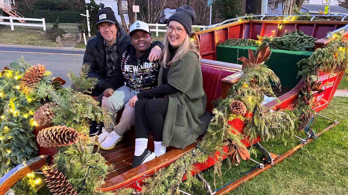 Alabama parents surprise their son with road trip to see 'Elf' sleigh – NBC 5 Dallas-Fort Worth - Vimarsana News