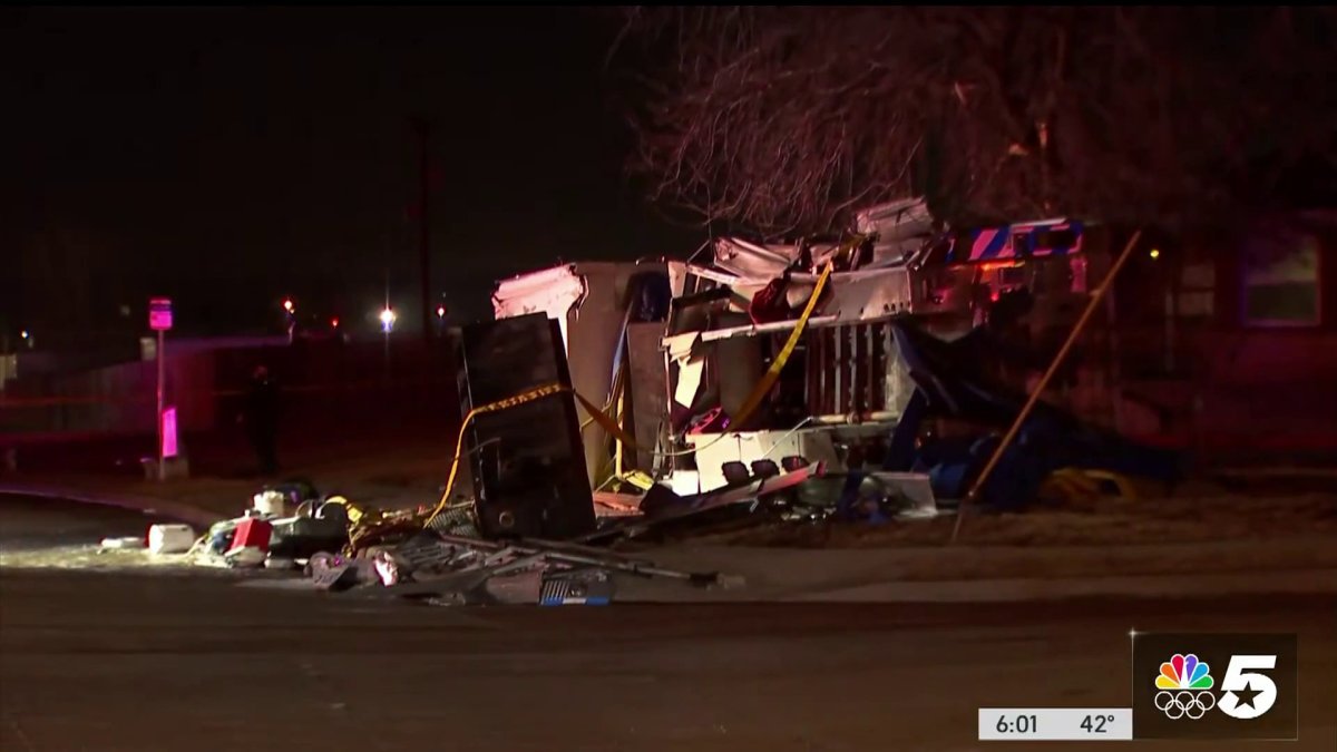 4 Fort Worth firefighters injured after rollover crash, 1 in critical ...