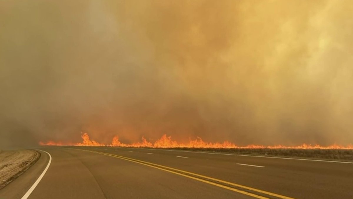 Wildfires in the Texas Panhandle prompt warnings, evacuation orders ...
