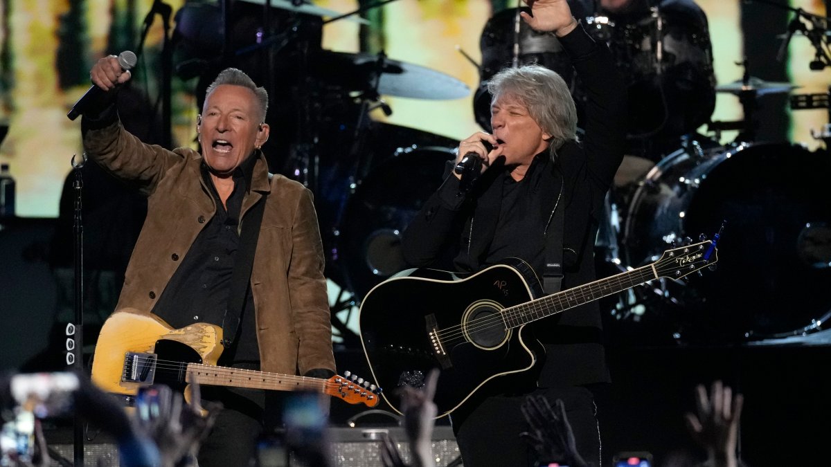 Jon Bon Jovi honored as MusiCares Person of the Year – NBC 5 Dallas-Fort Worth - Vimarsana News