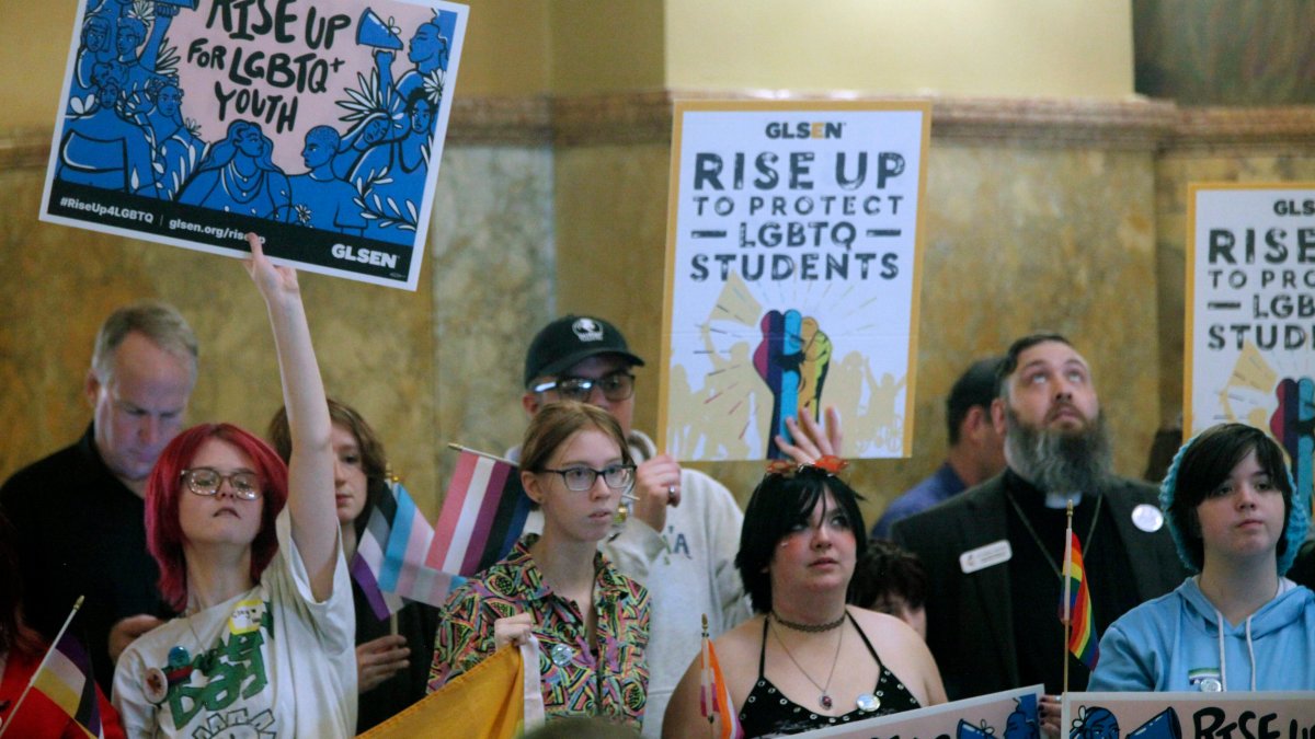 Kansas' AG is telling schools they must out trans kids to parents, even with no specific law